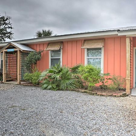 Appartamento Old Town Getaway, Walk To Shopping, Dining, And Bay! Bay St. Louis Esterno foto