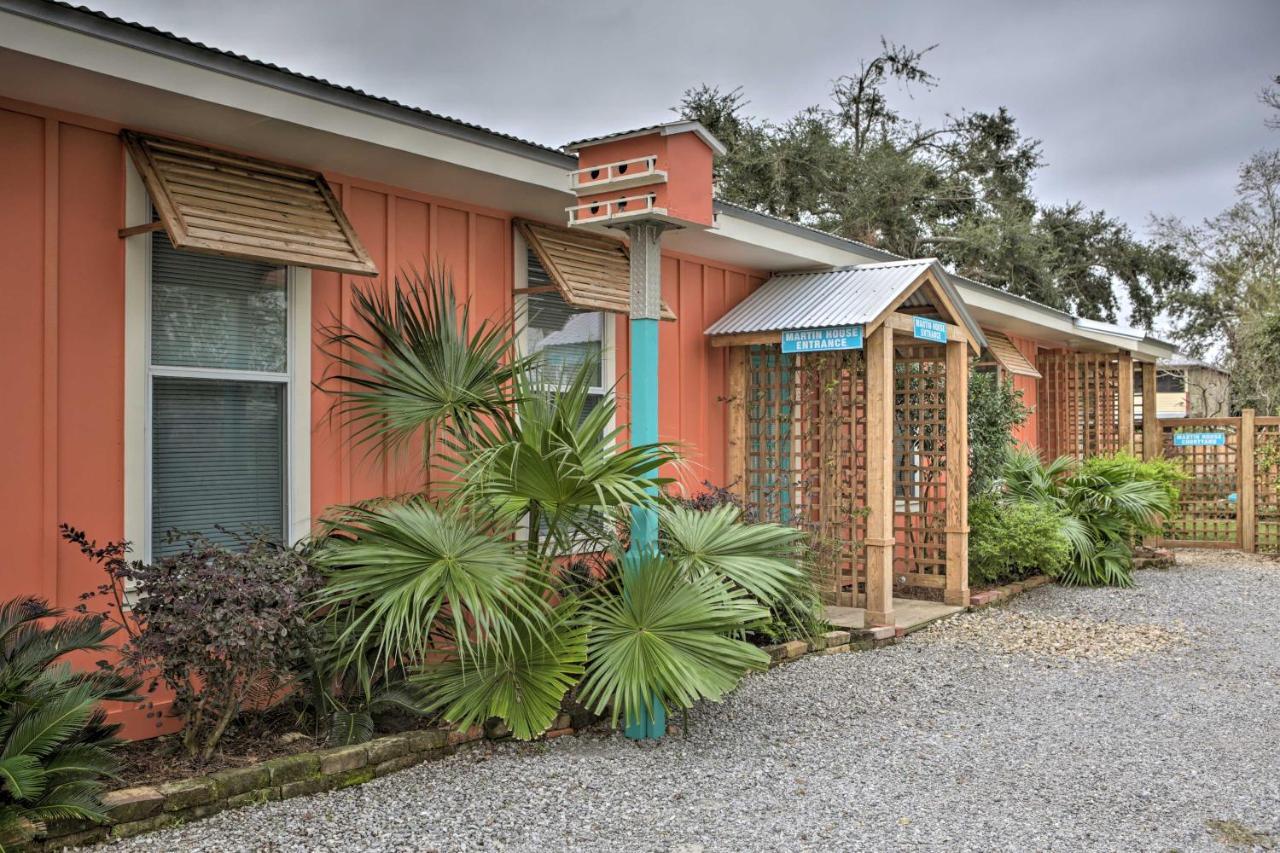 Appartamento Old Town Getaway, Walk To Shopping, Dining, And Bay! Bay St. Louis Esterno foto