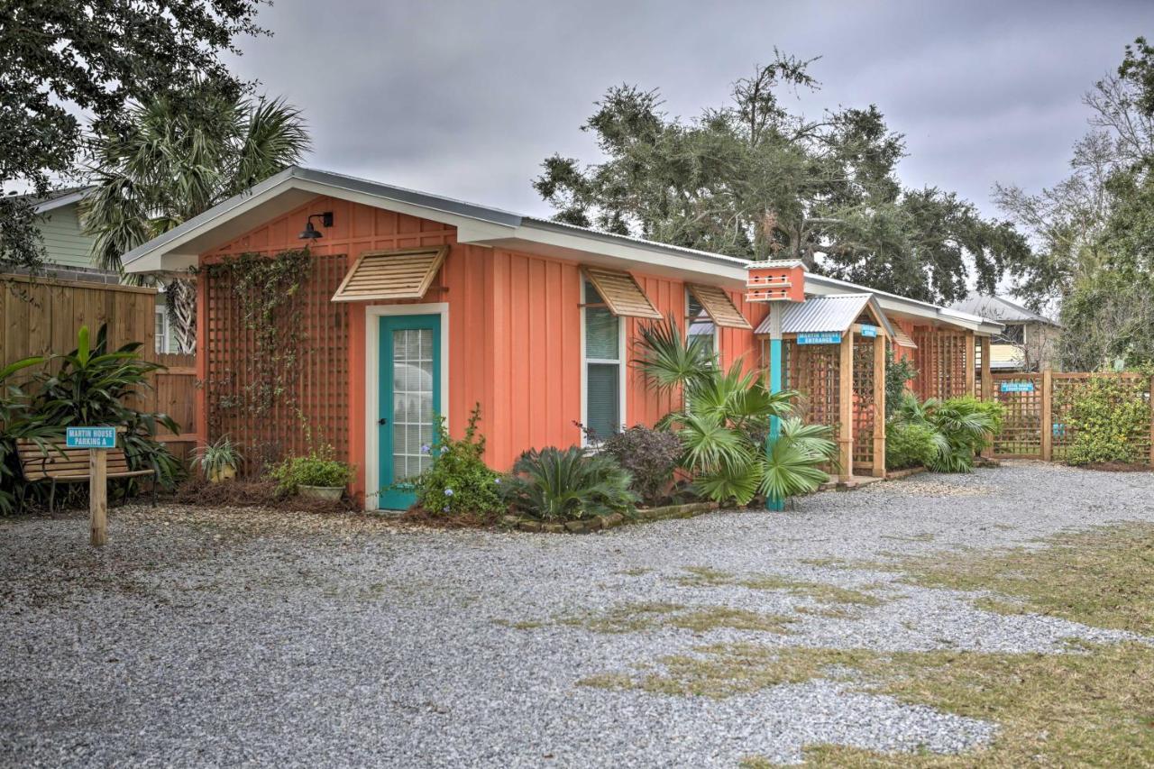 Appartamento Old Town Getaway, Walk To Shopping, Dining, And Bay! Bay St. Louis Esterno foto