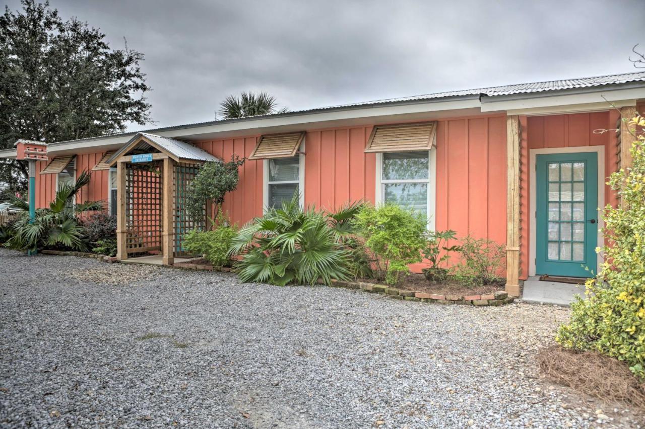 Appartamento Old Town Getaway, Walk To Shopping, Dining, And Bay! Bay St. Louis Esterno foto