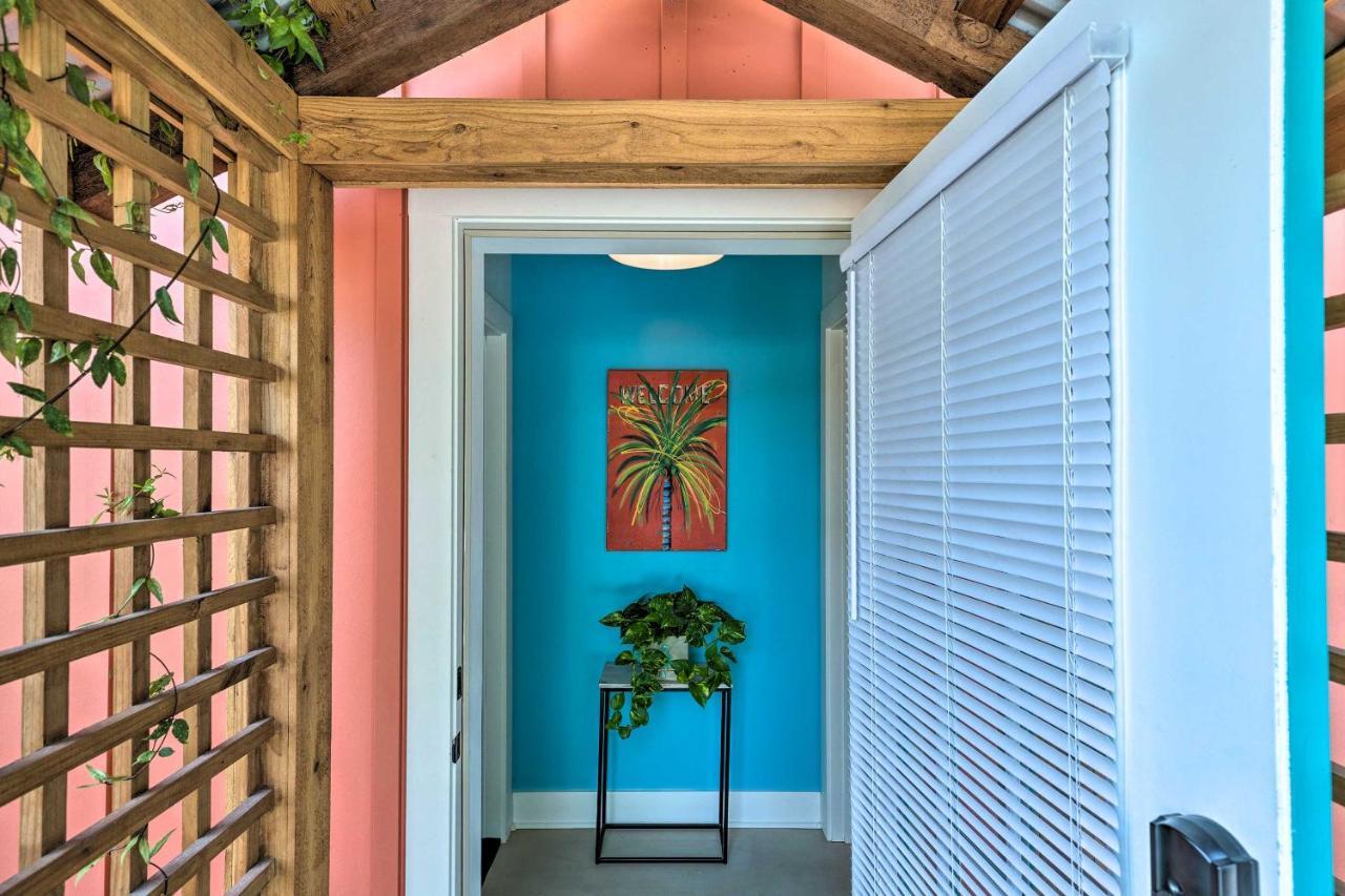 Appartamento Old Town Getaway, Walk To Shopping, Dining, And Bay! Bay St. Louis Esterno foto