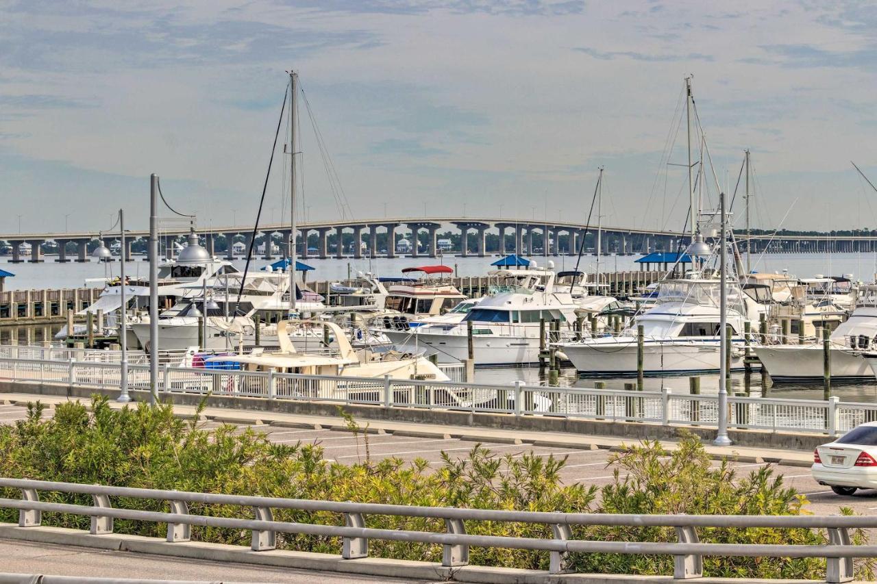 Appartamento Old Town Getaway, Walk To Shopping, Dining, And Bay! Bay St. Louis Esterno foto